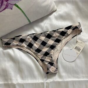 Radio Fiji Bikini Bottom